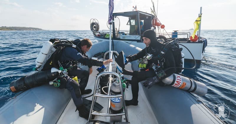 80 mètres de fond, un filet de pêche retiré avec succès ! update