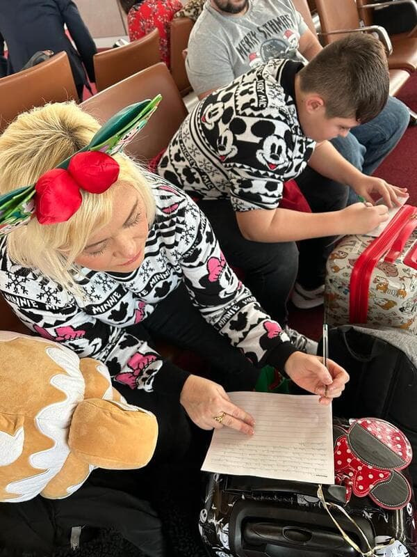 1 Lettre 1 Smile in Paris airports update