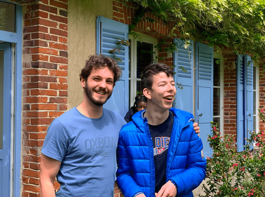 Campaign: A Bras Ouverts